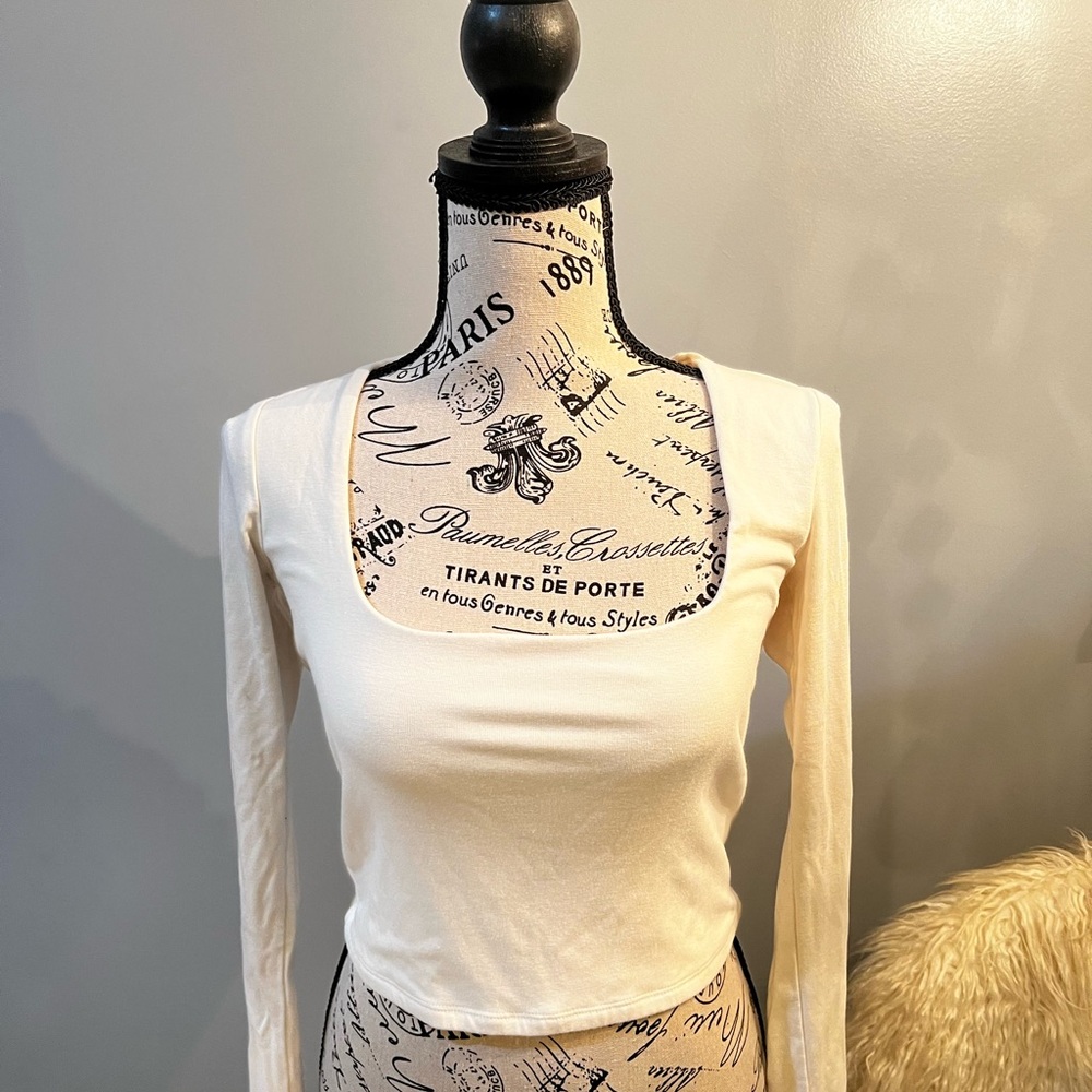 Forever 21 White Fitted Long Sleeve Blouse